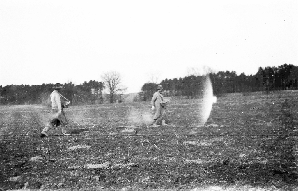 1900-1907 ca CHRISSY CROIL (m. Vlasto) PHOTOGRAPHS OF CROIL AND MITCHELL FAMILY Unidentified men broadcasting in or near Milwaukee or the St Lawrence River near Montreal.jpg